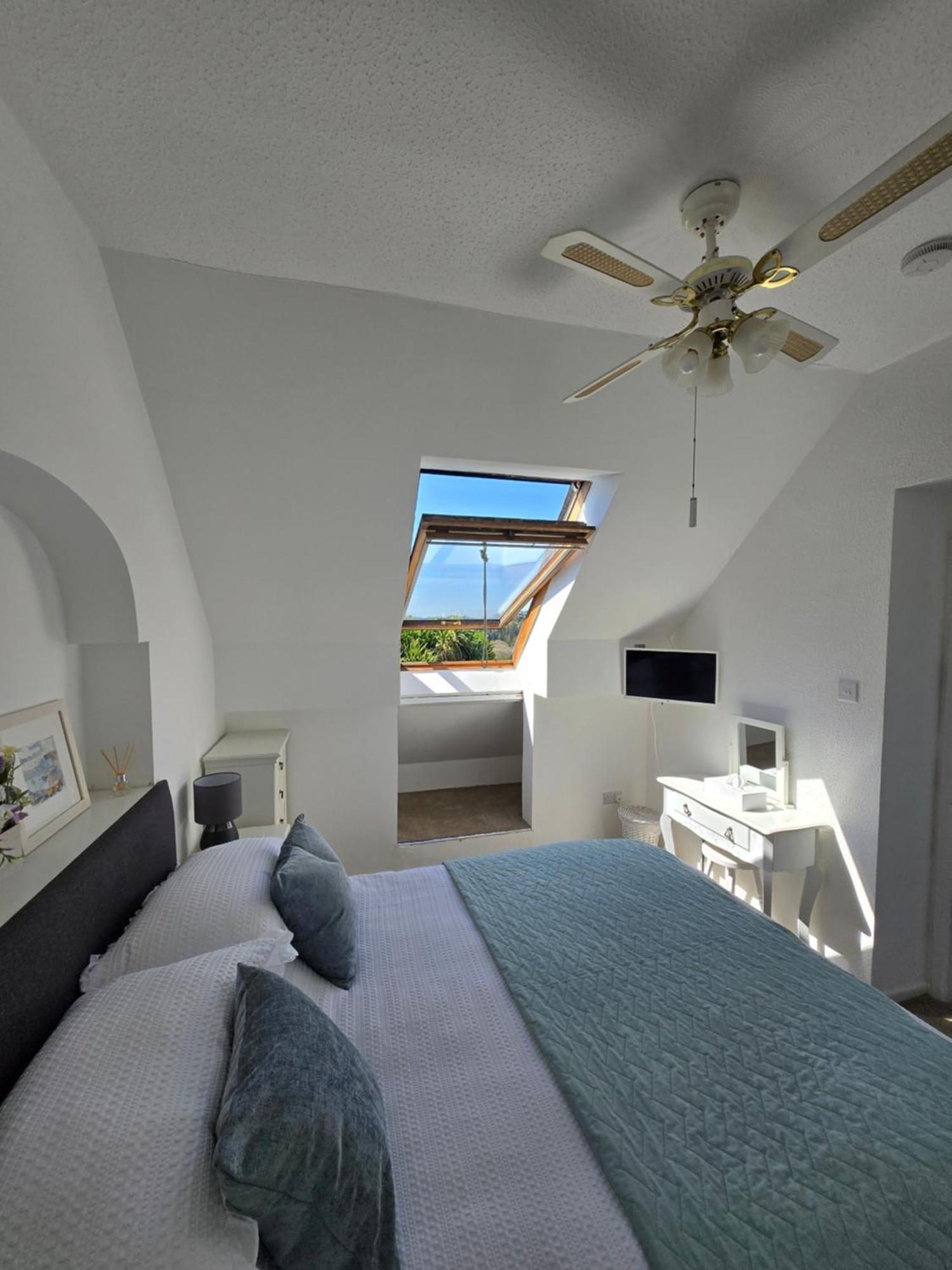 Beautiful Apartment With Private Pool Near Tenby Kilgetty Eksteriør billede