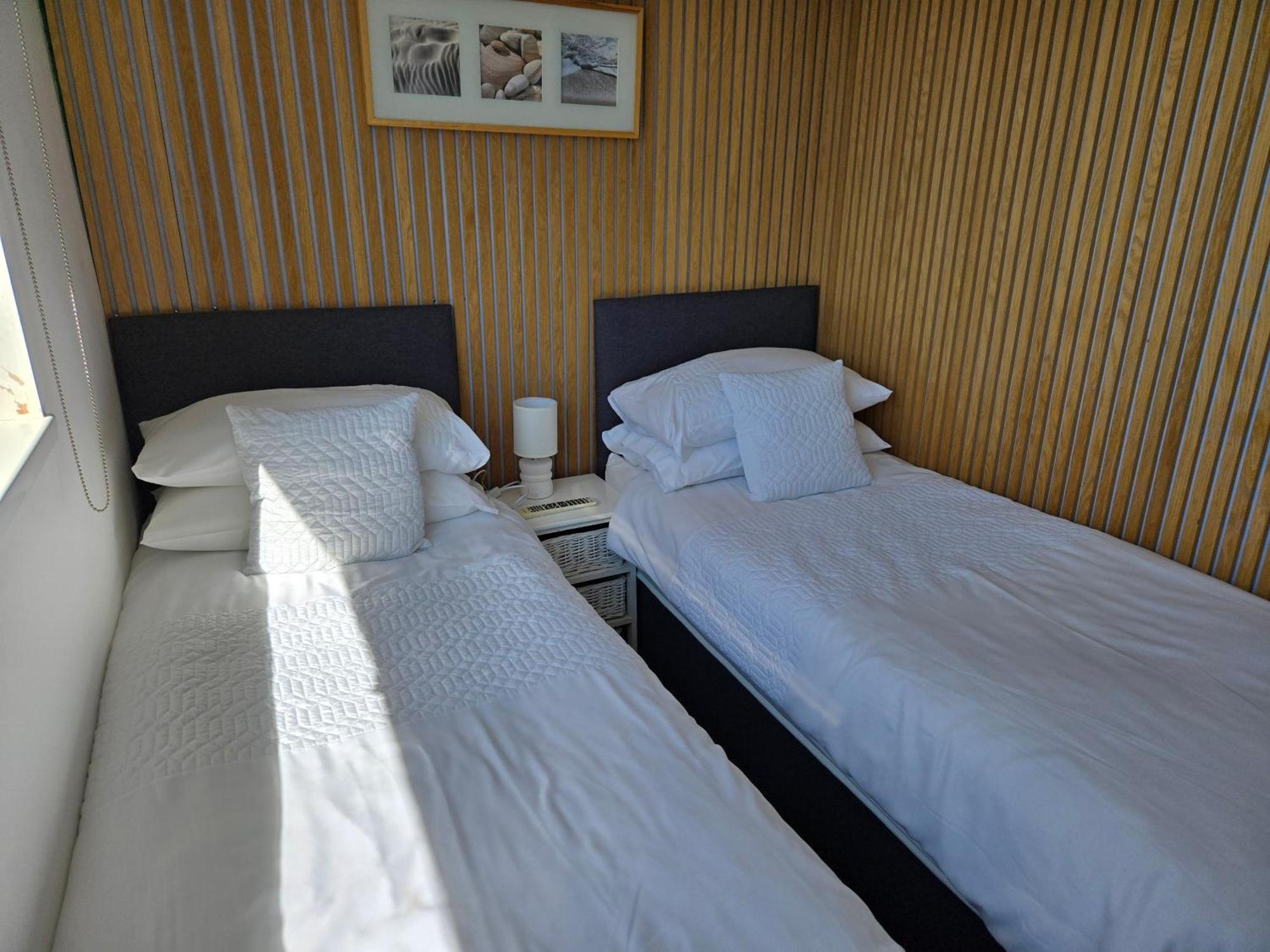Beautiful Apartment With Private Pool Near Tenby Kilgetty Eksteriør billede